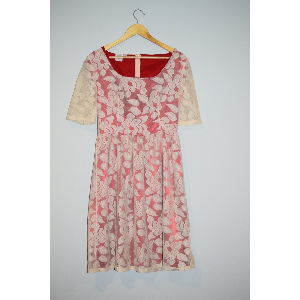 Shabby Apple Red Cream Floral Lace Fit Flare Dress Short Sleeve Modest Size 8